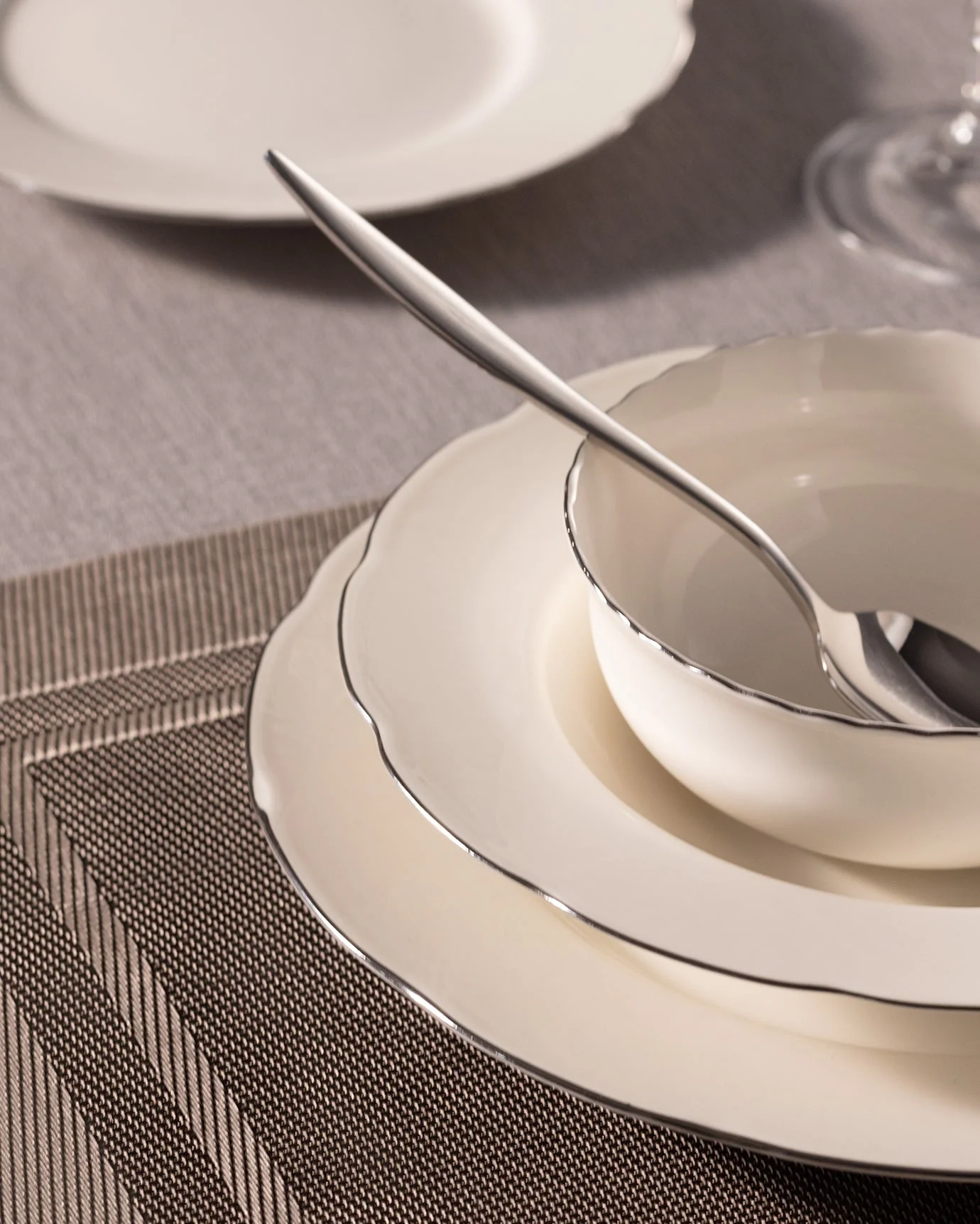 Madame Coco Amabella Dinner Set 24 Pcs - Image 4