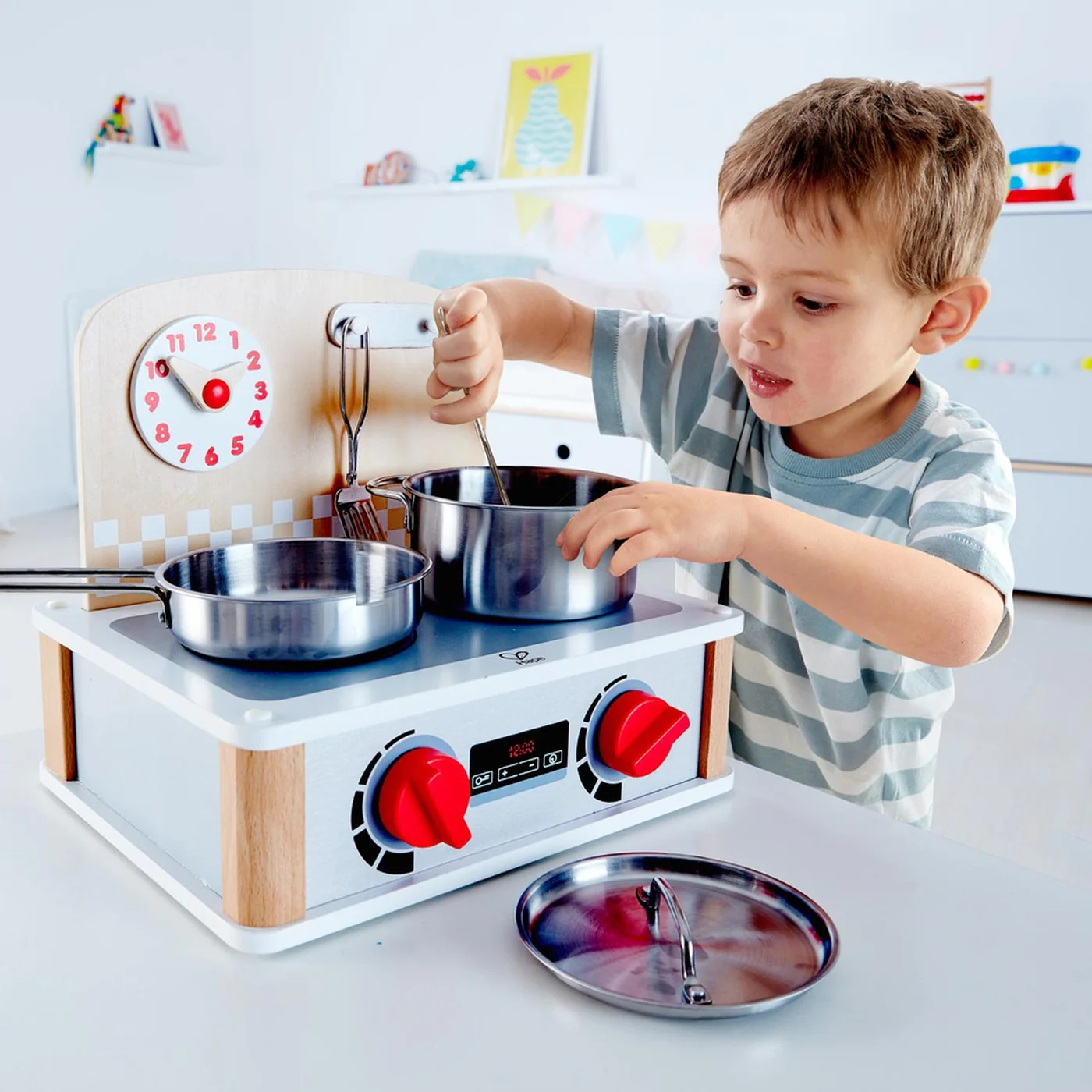 Hape 2 In 1 Kitchen & Grill Toy Kitchen - Image 3