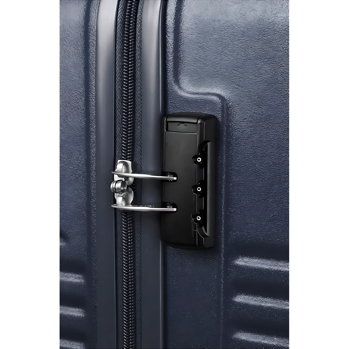 American Tourister Sky Park Spinner Suitcase - Image 9