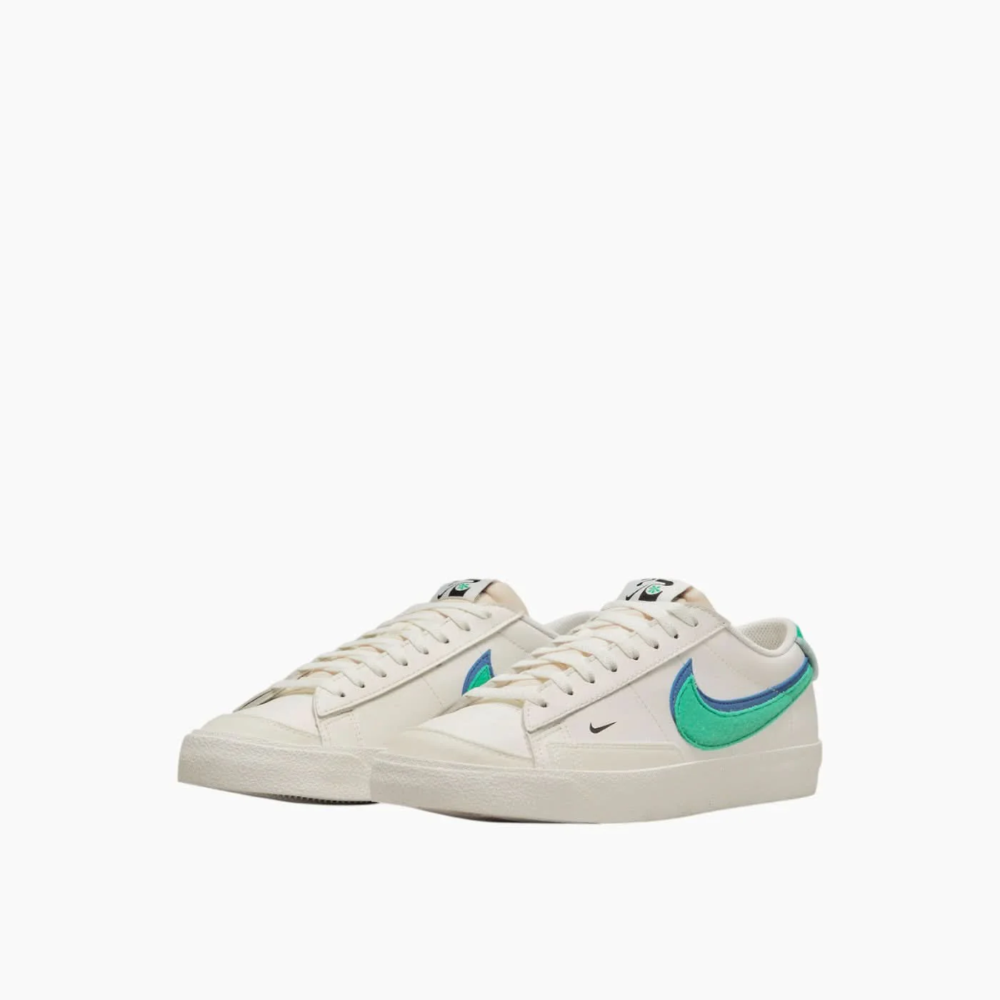Nike Blazer Low '77 SE Double Swoosh Sneakers - Image 3