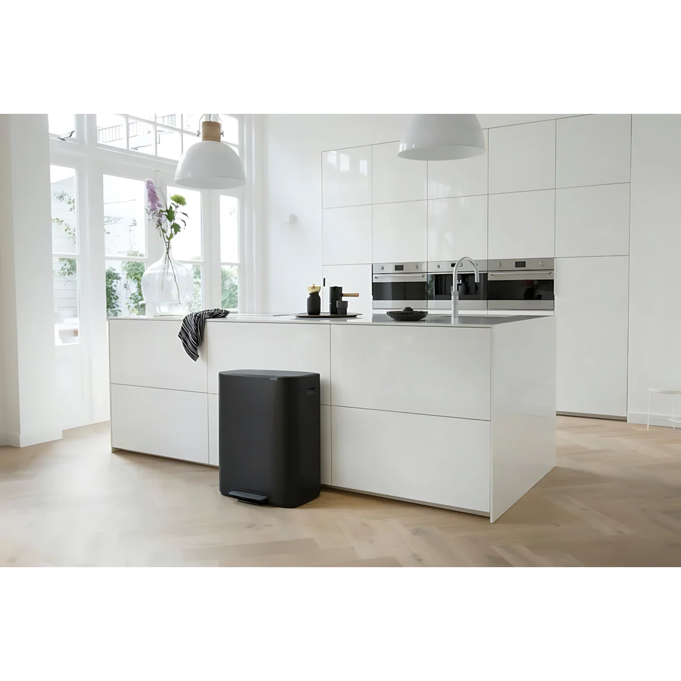 Brabantia Bo Pedal Bin 60 Liter - Image 12