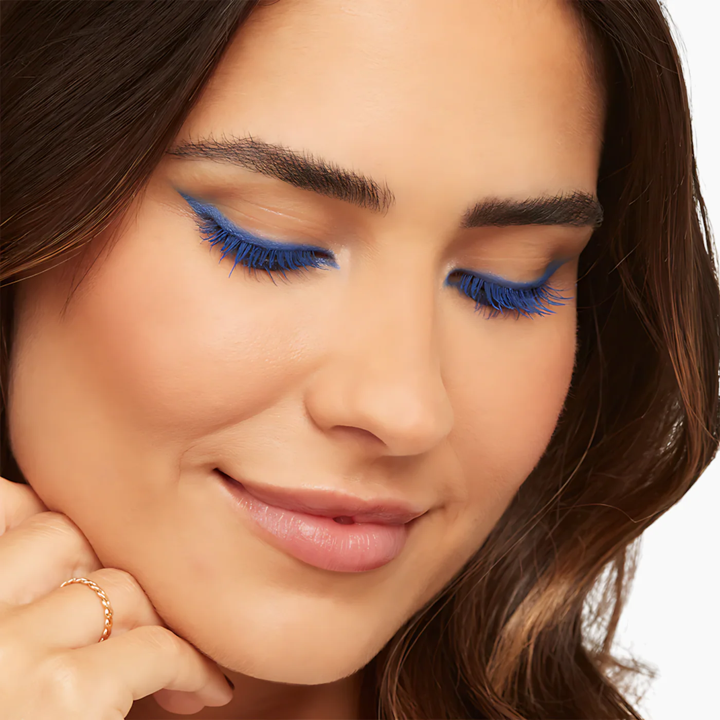 Bourjois Twist Up The Volume Mascara 2-in-1 Twistable Brush for Length & Volume Blue - Image 6