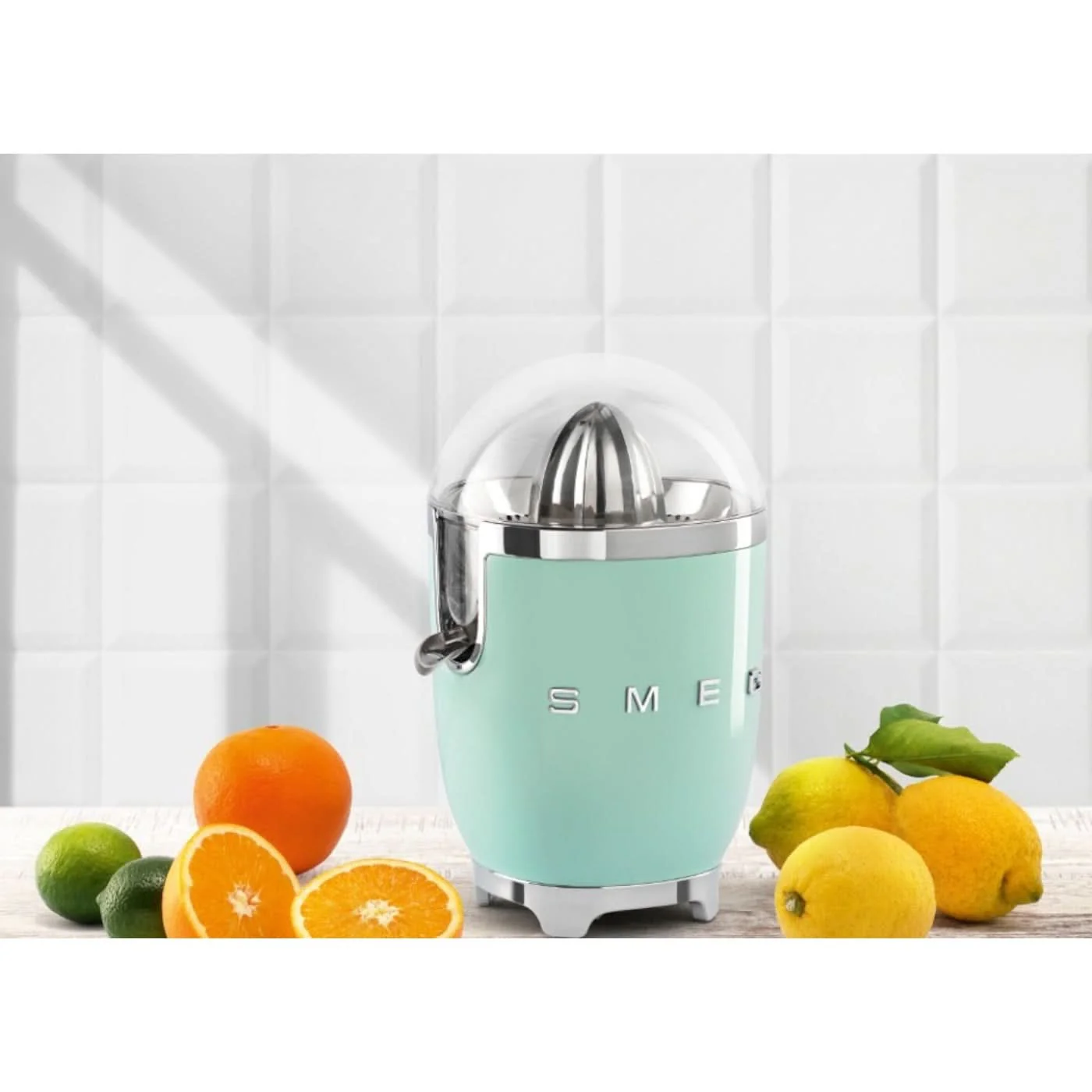 Smeg Citrus Juicer - Image 15