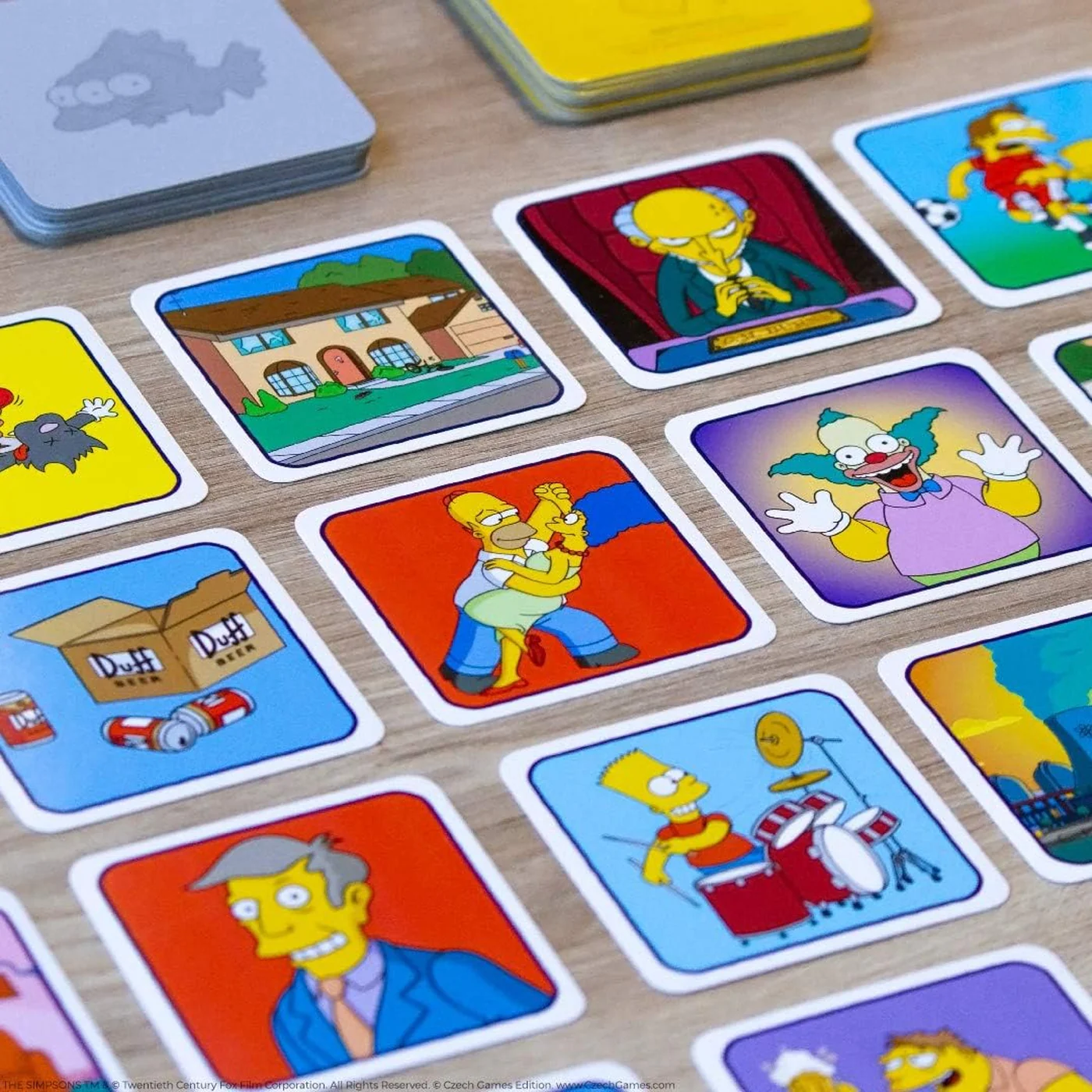 Codenames The Simpsons Family Edition Board Game - Image 4
