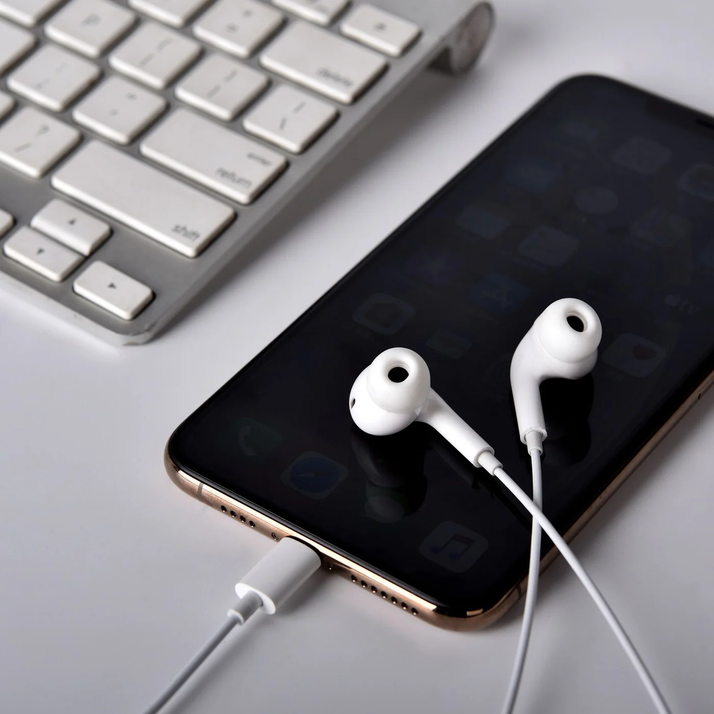 Devia Type-C Wired Earbuds Earphone - Image 5