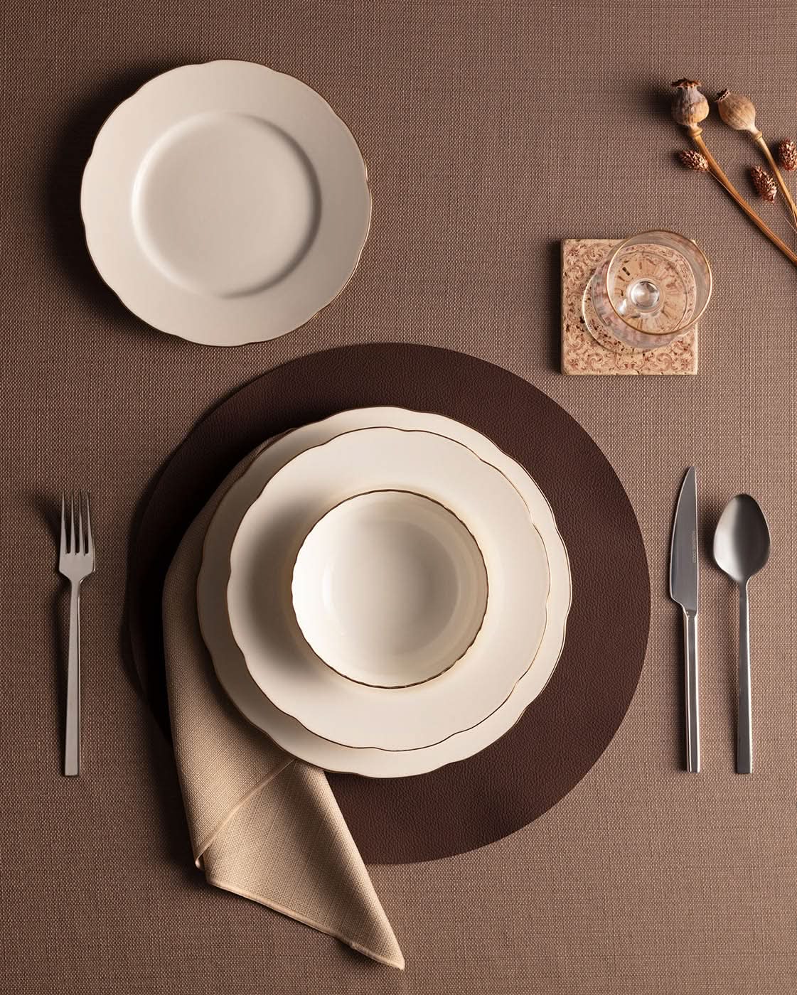 Madame Coco Dinner Set - Image 2