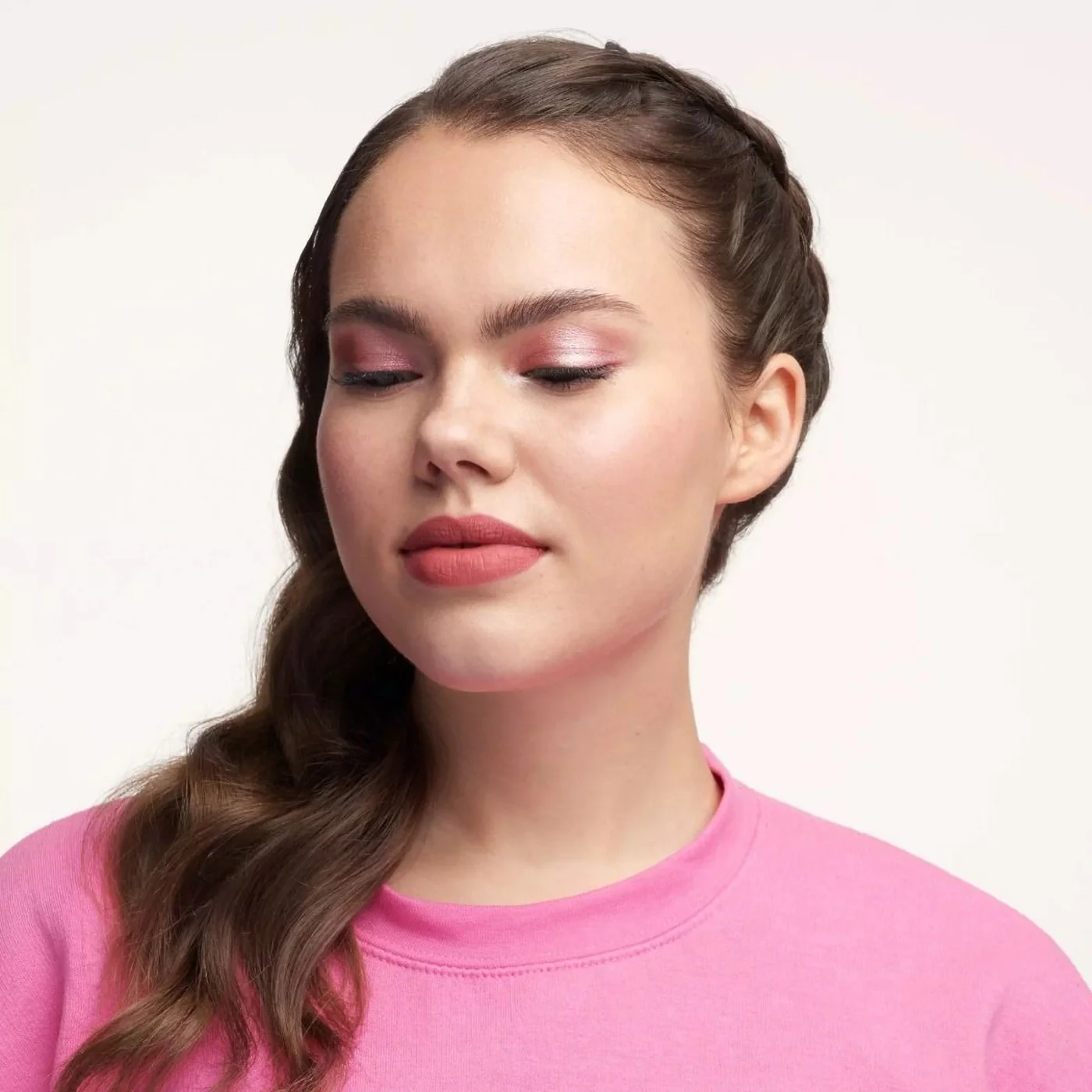 Essence 8H Matte Liquid Lipstick - Image 2