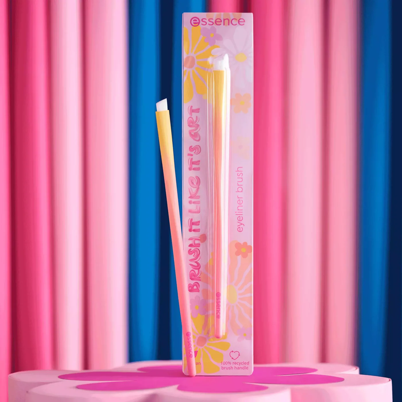 Essence Brush It Like Its Art Eyeliner Brush 01 - Image 4