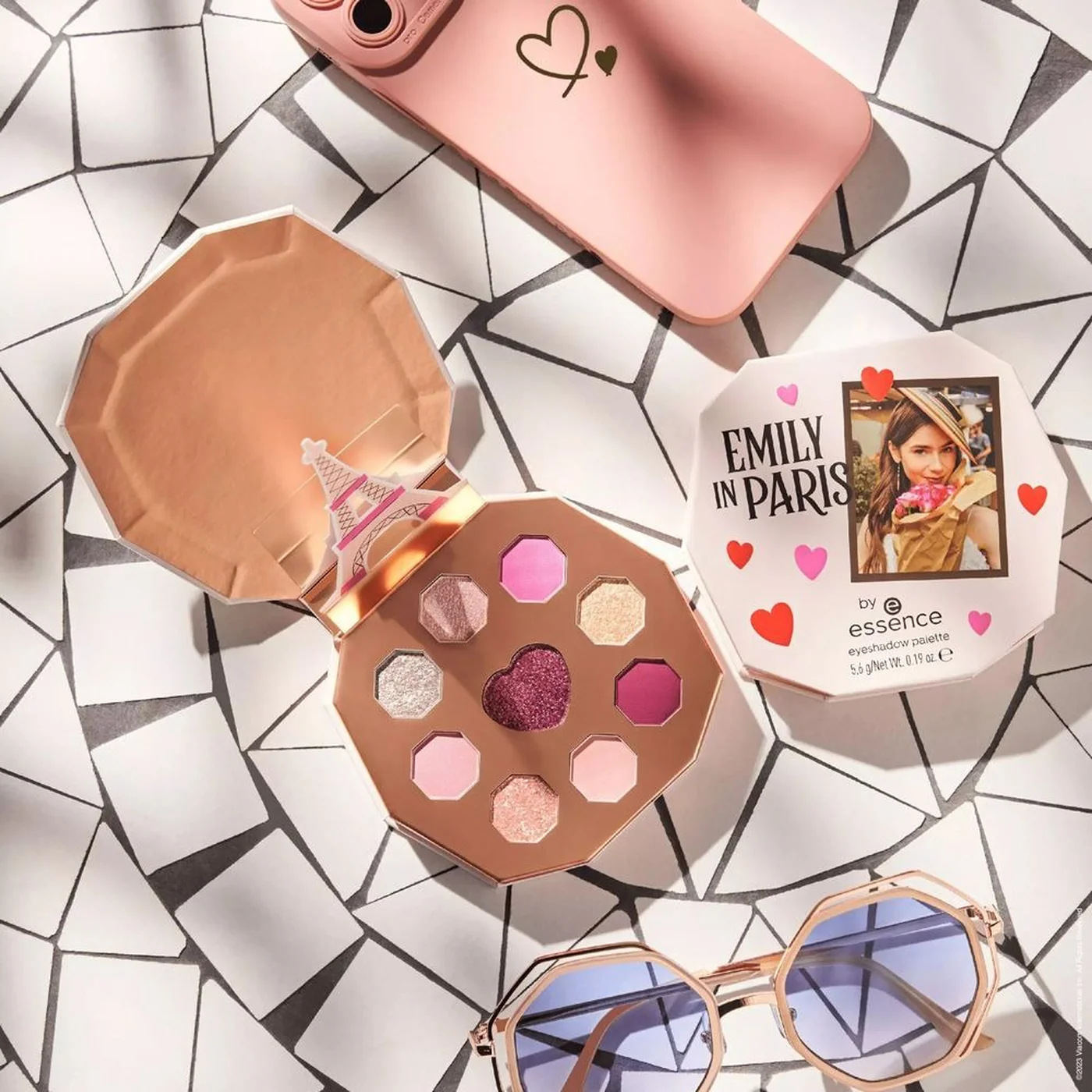Essence Emily In Paris Eyeshadow Palette 01 - Image 3