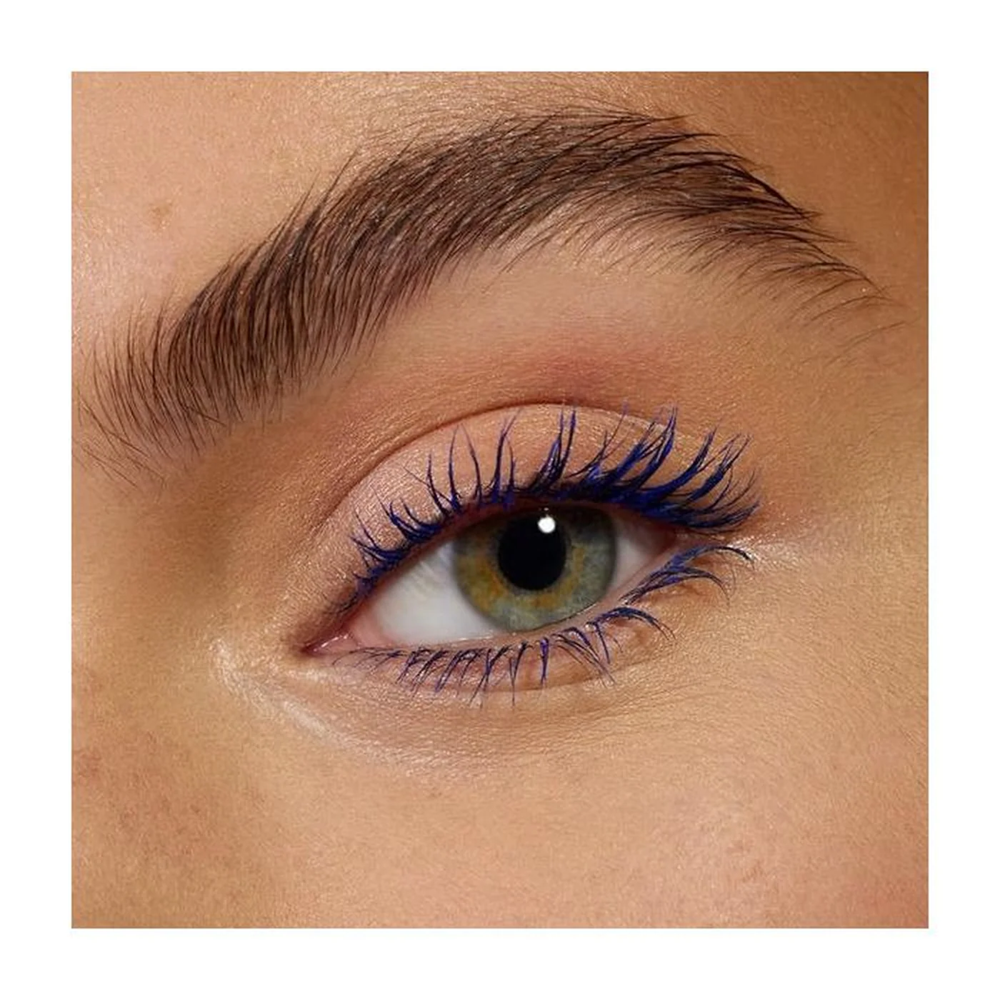 Essence I Love Extreme Blue Crazy Volume Mascara - Image 4