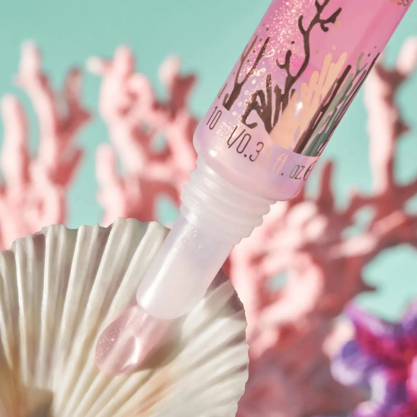 Essence Life In Coral Lip Gloss 01 - Image 4