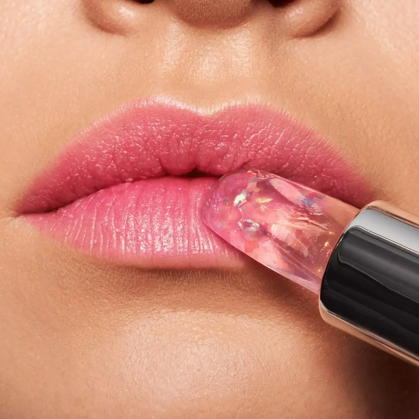 Essence Meta Glow Colour Changing Lipstick - Image 4