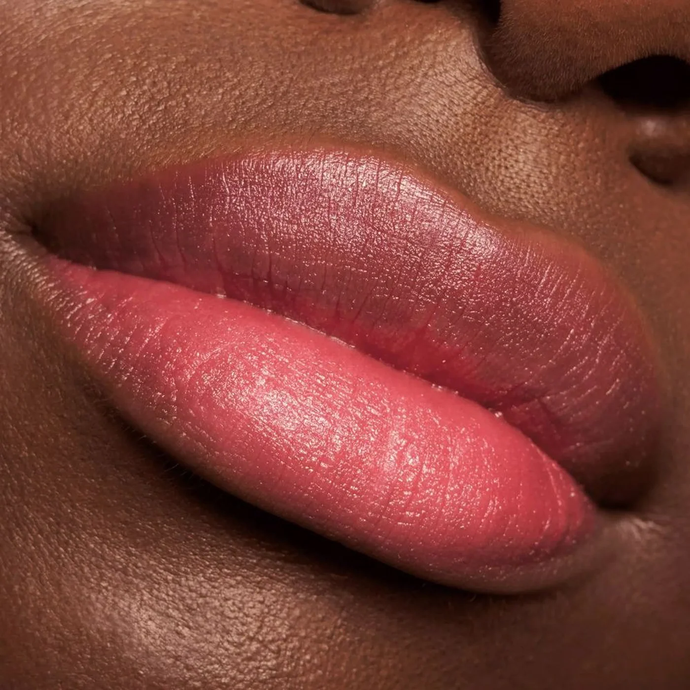 Essence Meta Glow Colour Changing Lipstick - Image 5