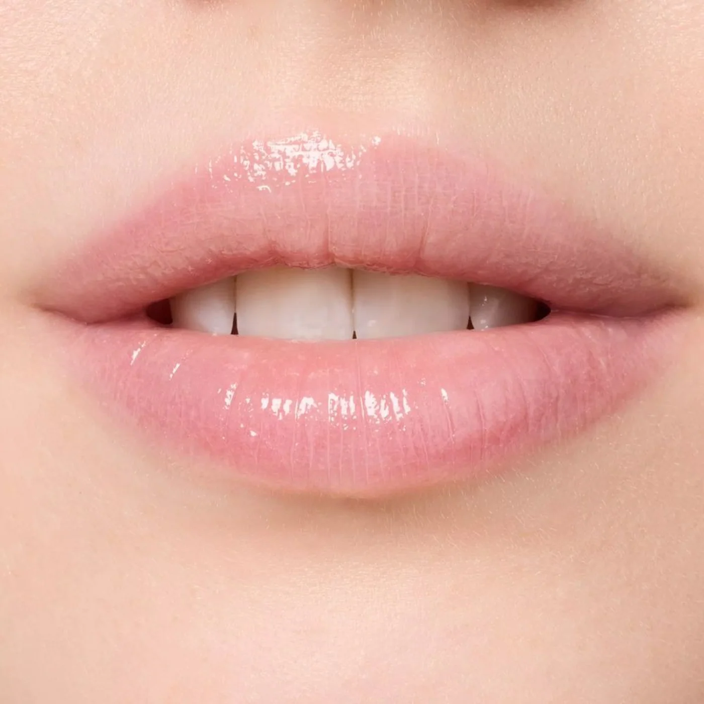 Essence Mickey & Friends Balmy Gloss 01 All-time classic - Image 4