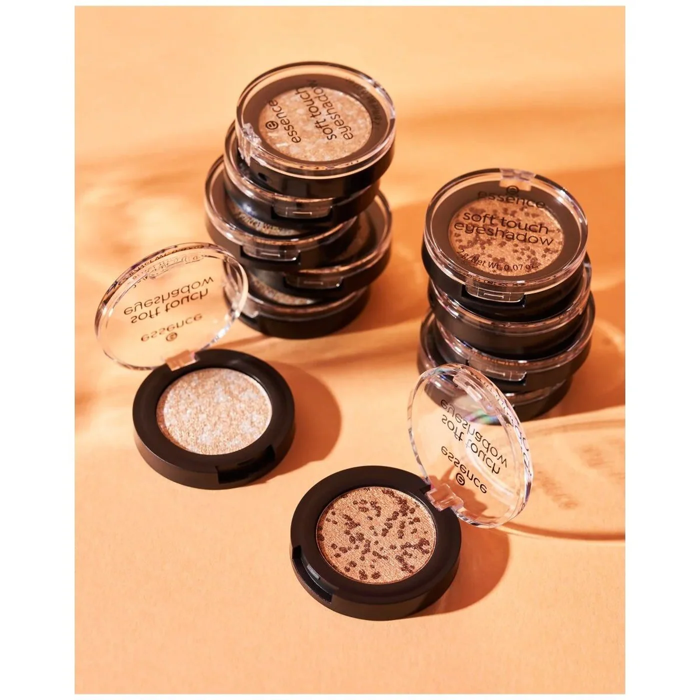 Essence Soft Touch Eyeshadow 06 Pitch Black - Image 6