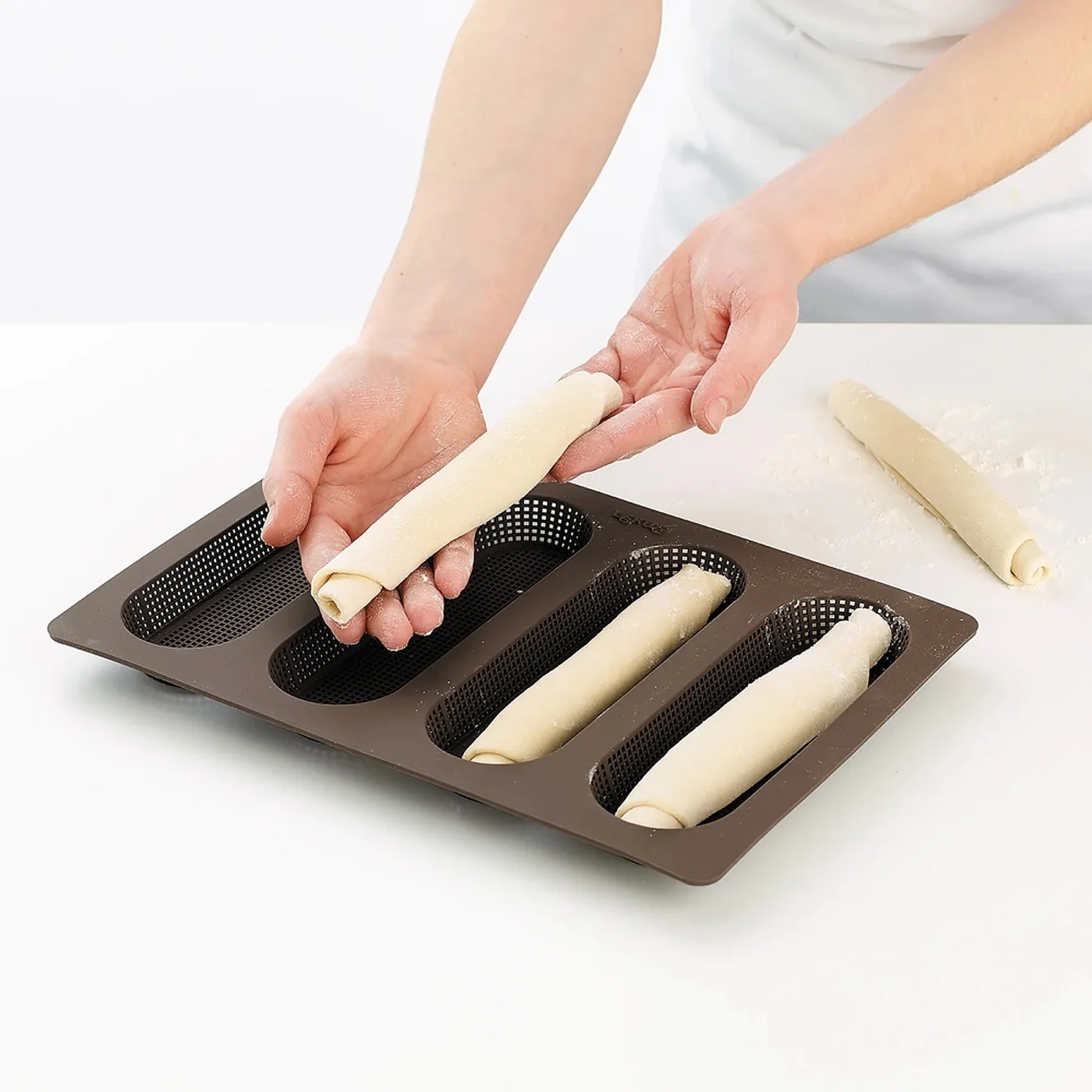 Brabantia Essential Homemade Bread Maker - Image 4