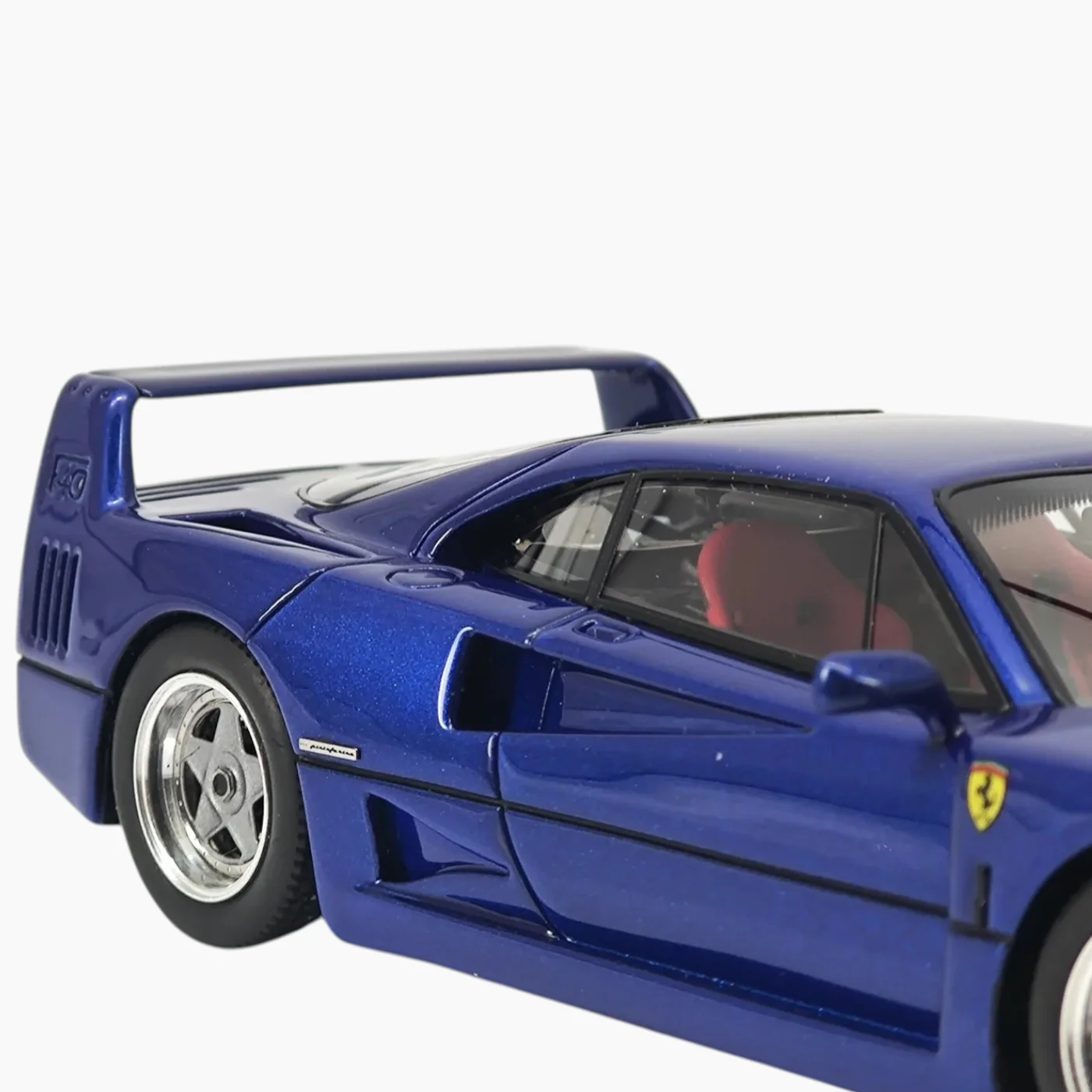 GT-Spirit Ferrari F40 Navy Blue 1:18 Scale Model Car - Image 9