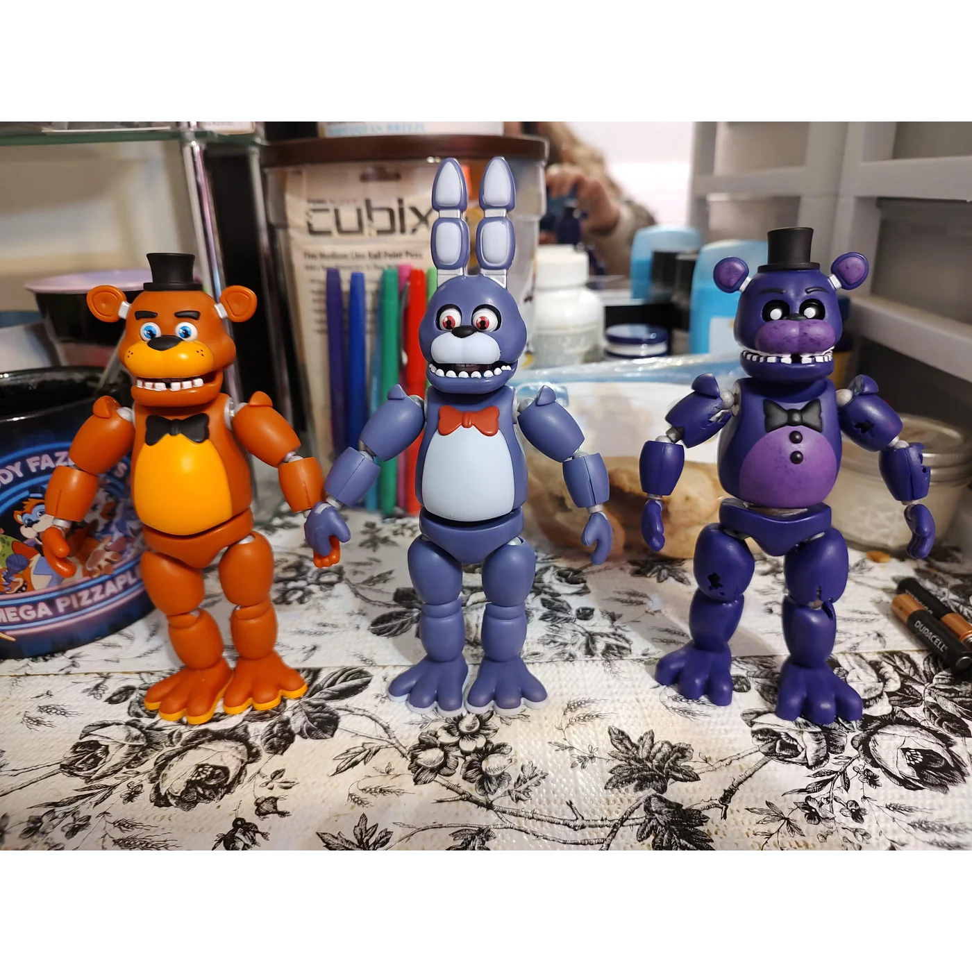 JAZWARES Five Nights at Freddy’s Endo-01 (Classic Freddy and Withered Freddy) 6-Inch Figure Set - Image 2