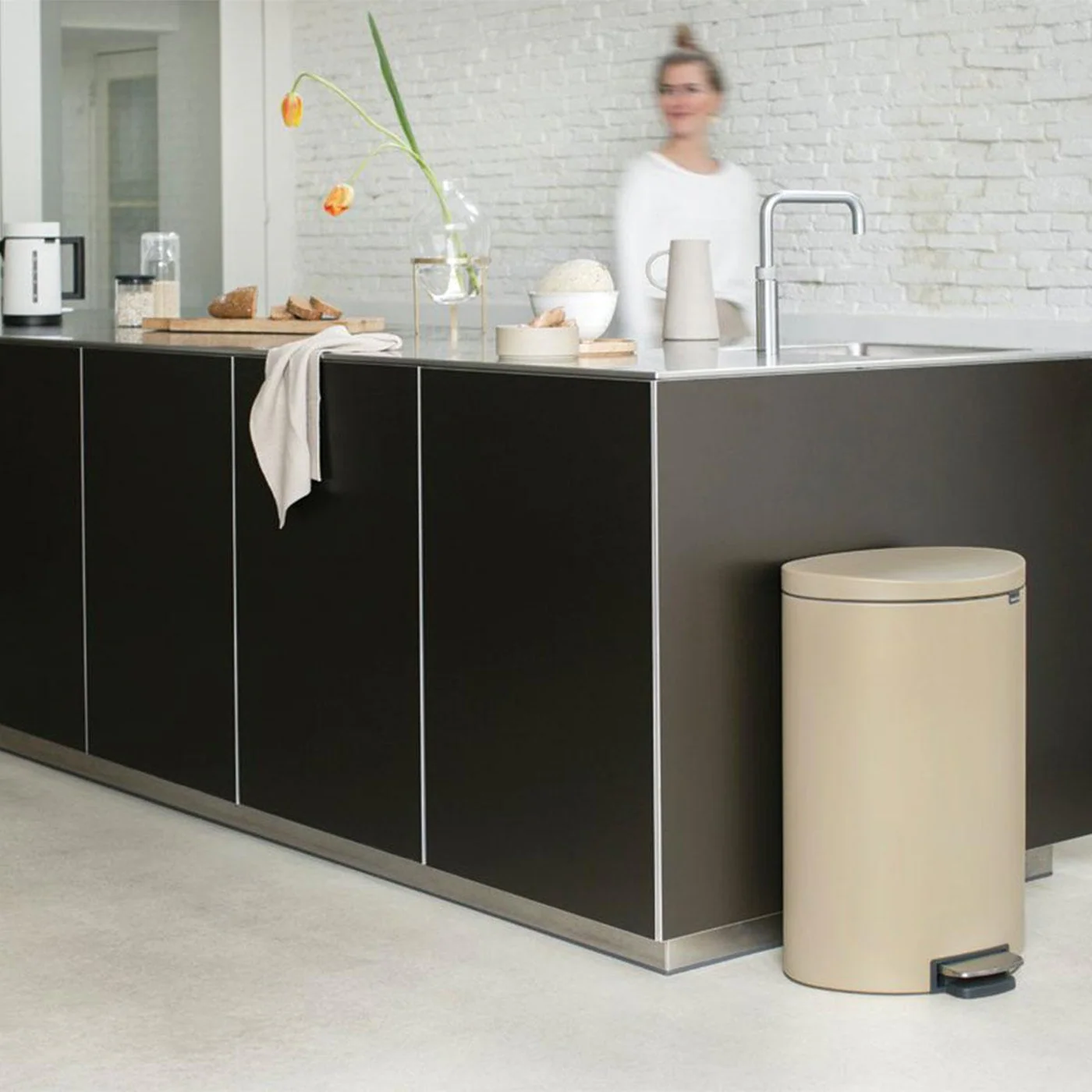 Brabantia Flat Back Pedal Bin Trash Can - Image 7