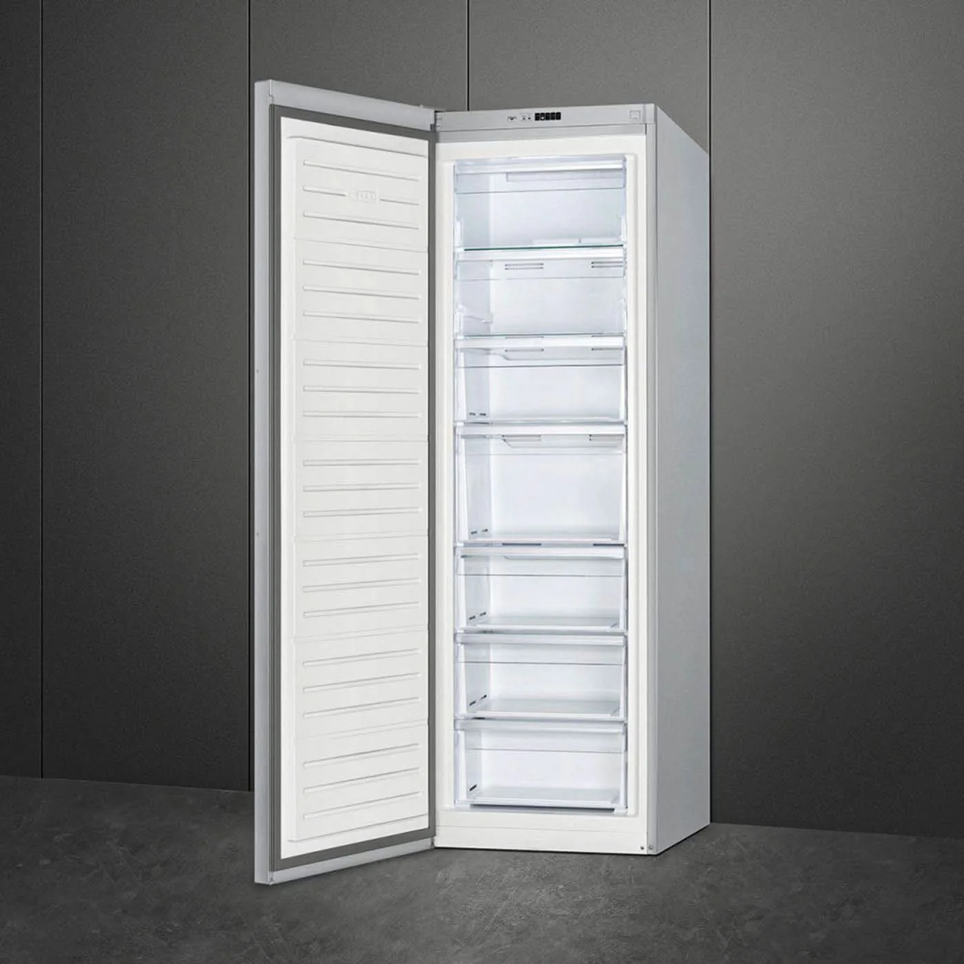 Smeg Free Standing Refrigerator - Image 3