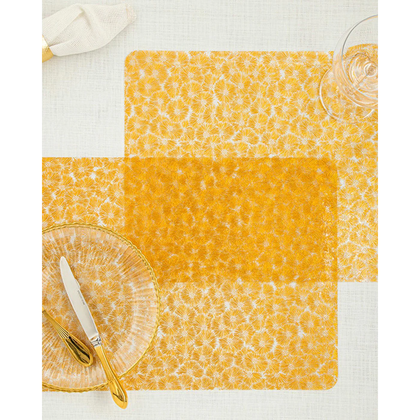 EH Living Golden Flower Pvc 2 pcs Table Mat 30x45 cm Gold - Image 3