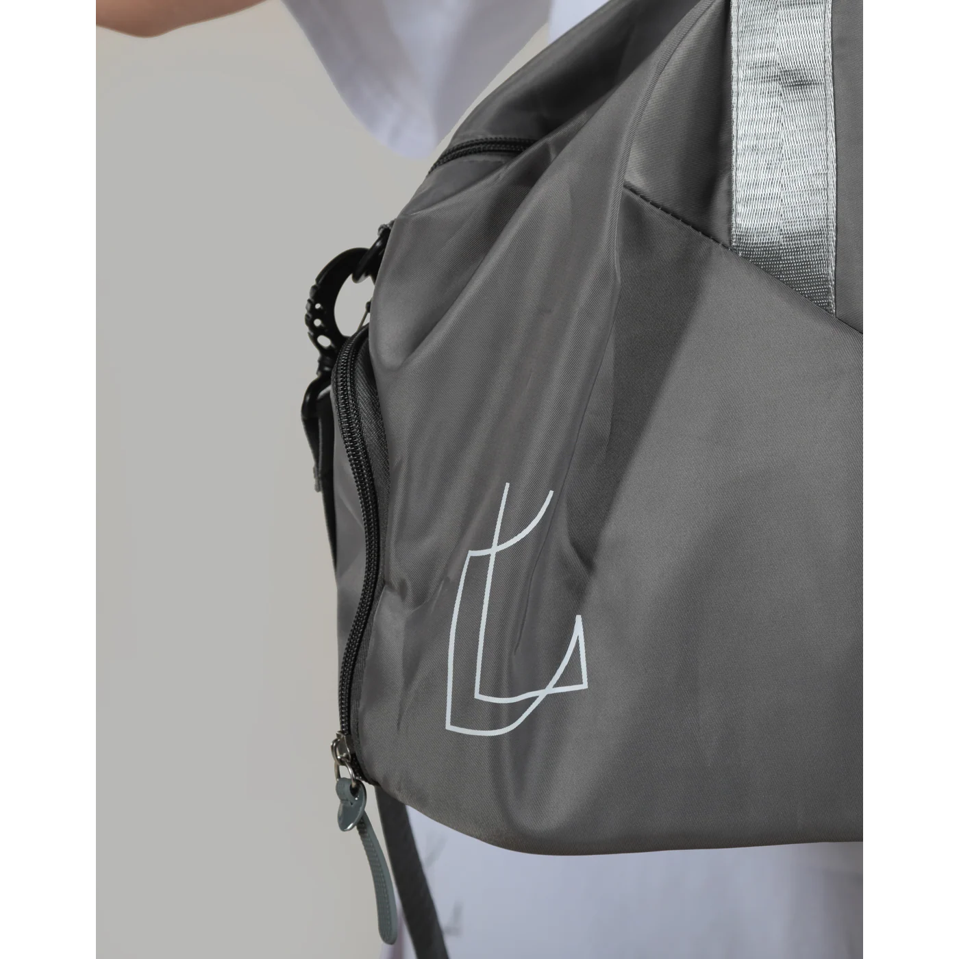 L Official Gym Bag - Image 2