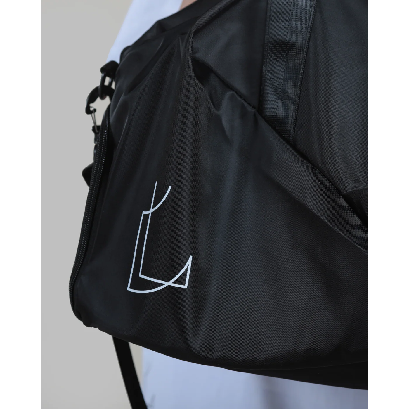 L Official Gym Bag - Image 5