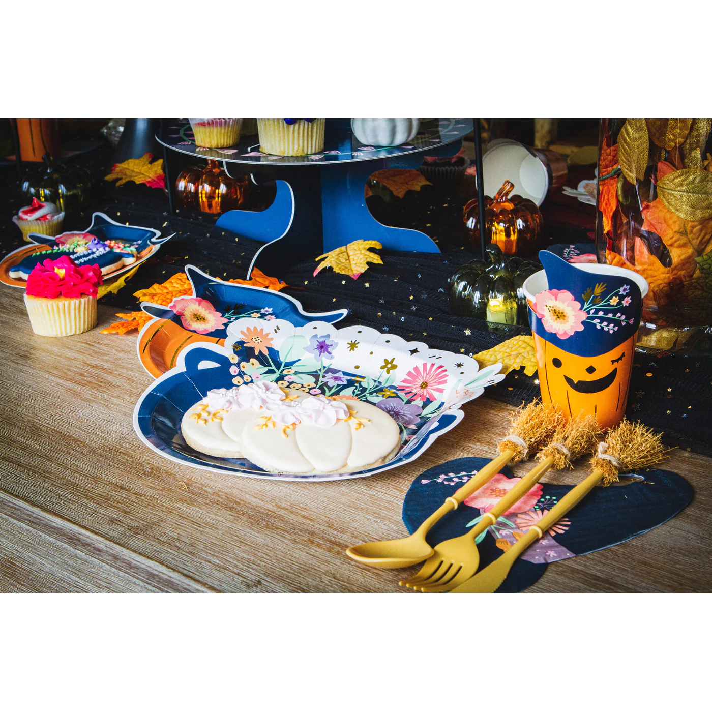 Ma Fete Halloween Cauldron Dinner Plates - Set of 8 - Image 16