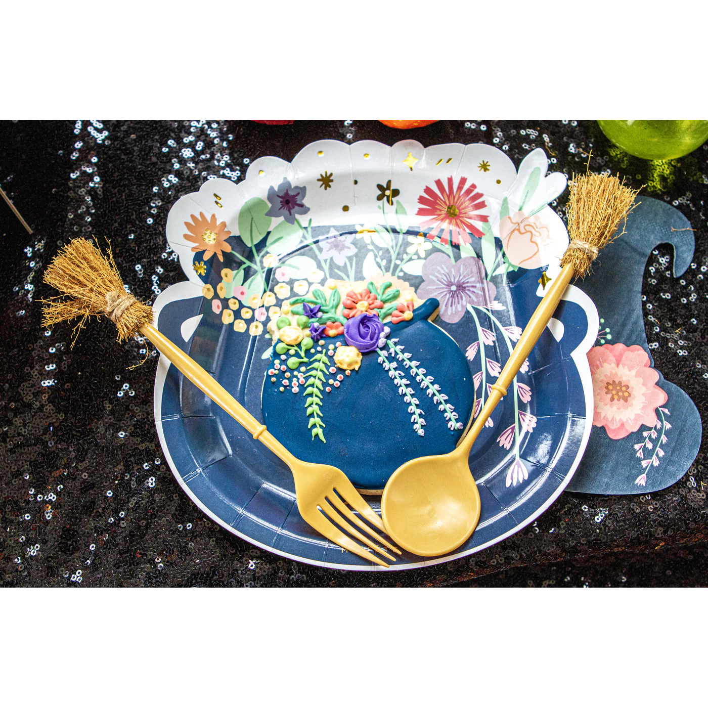 Ma Fete Halloween Cauldron Dinner Plates - Set of 8 - Image 17