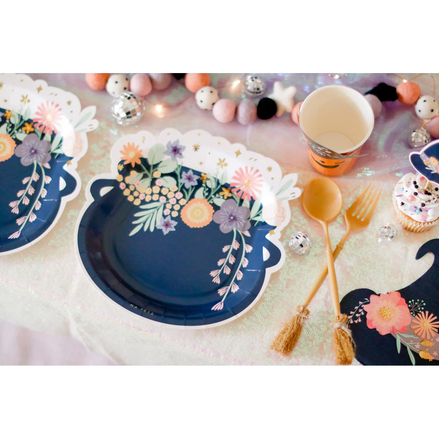 Ma Fete Halloween Cauldron Dinner Plates - Set of 8 - Image 3