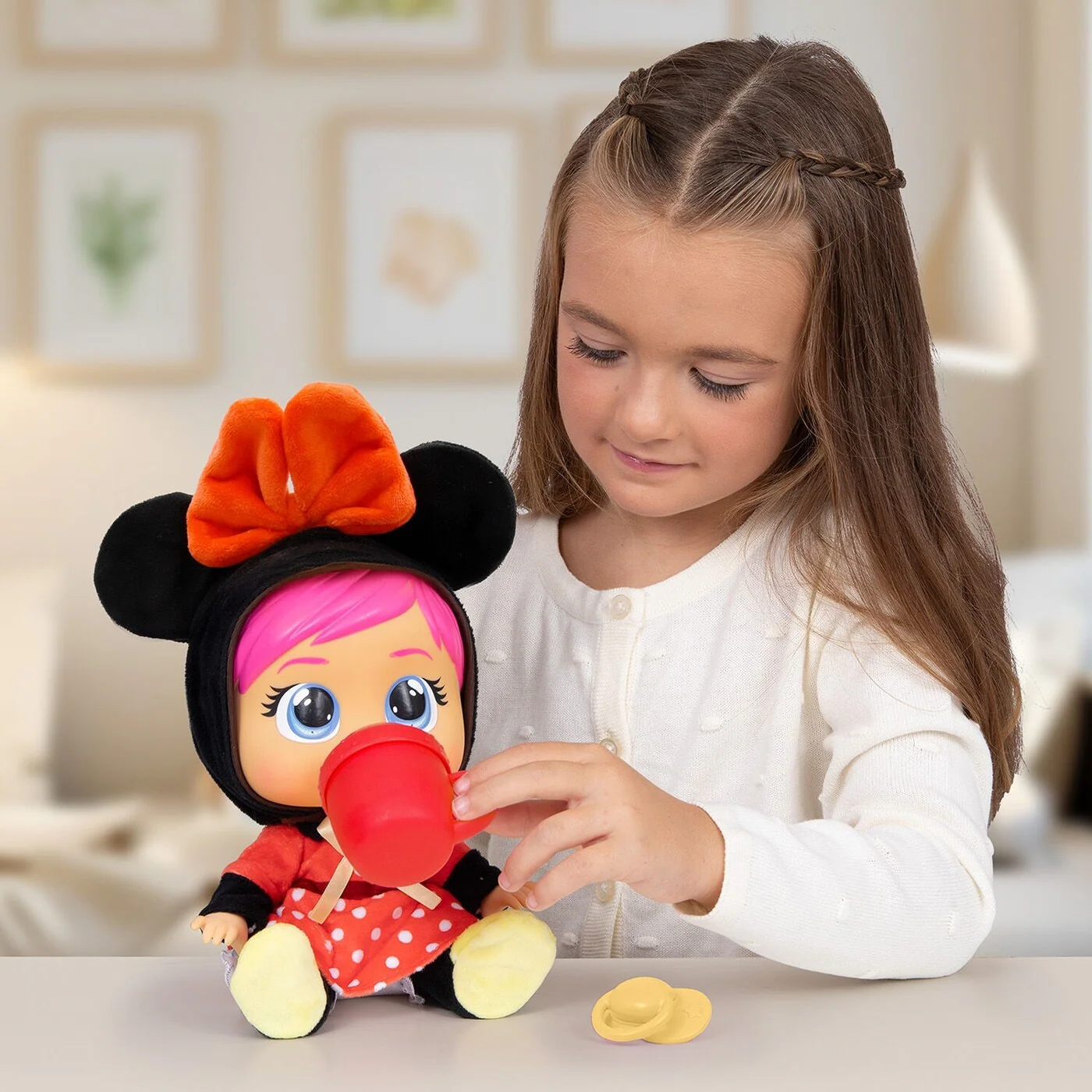Imc Toys Cry Babies Loving Care Minnie Mouse Doll - Image 4