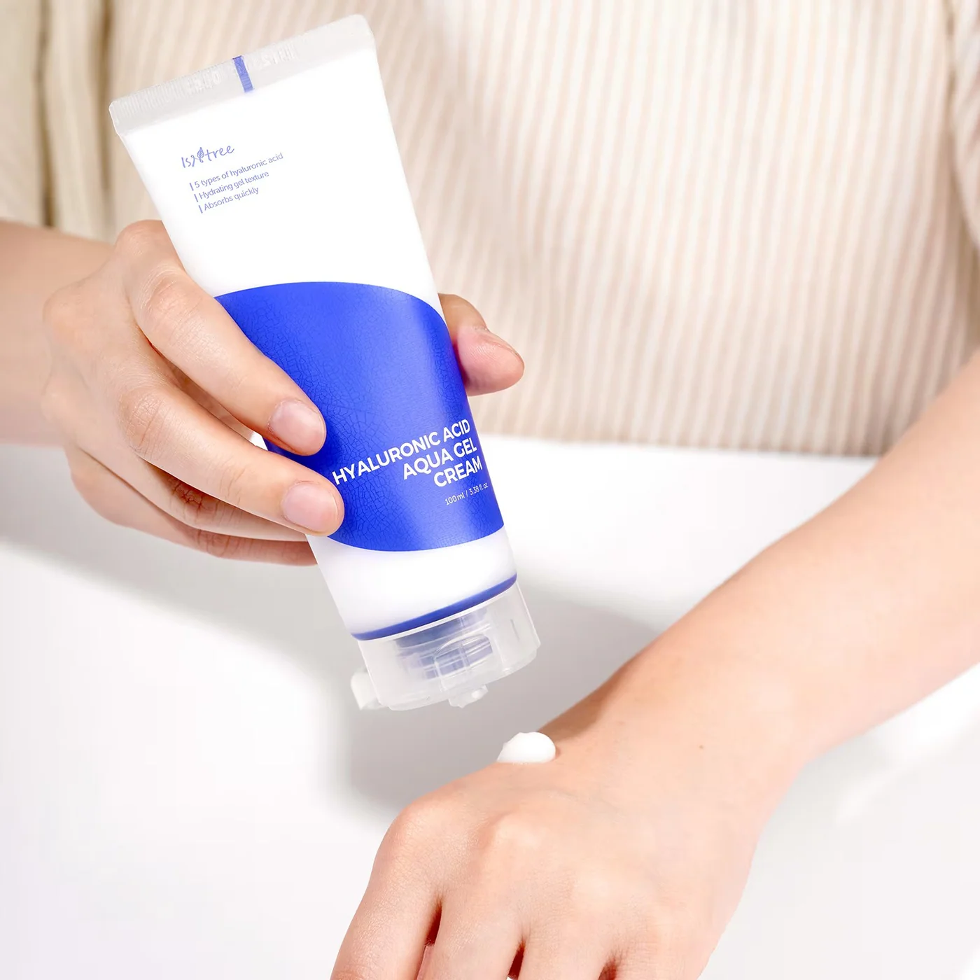 Isntree Hyaluronic Acid Aqua Gel Cream Moisturizer - Image 4