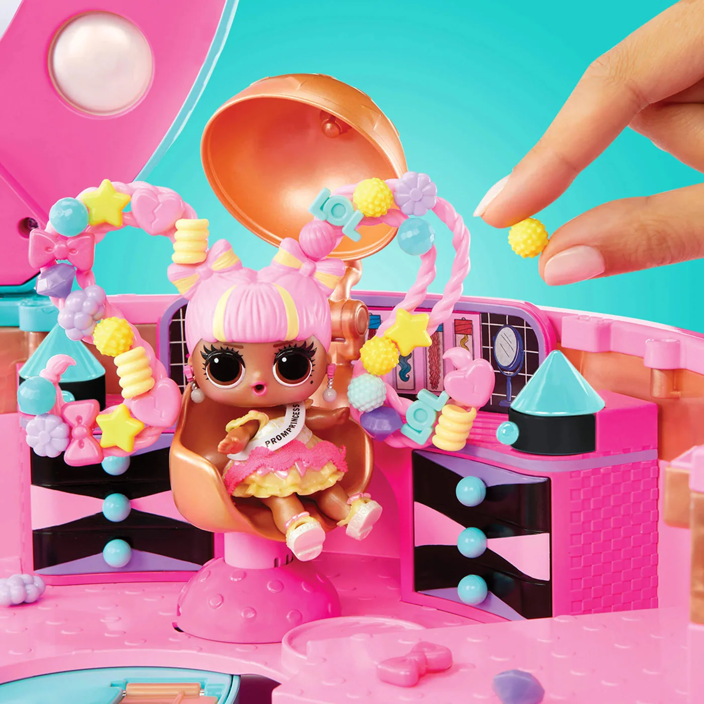 Mga Entertainment L.O.L. Surprise Hair Beads Salon Playset - Image 4