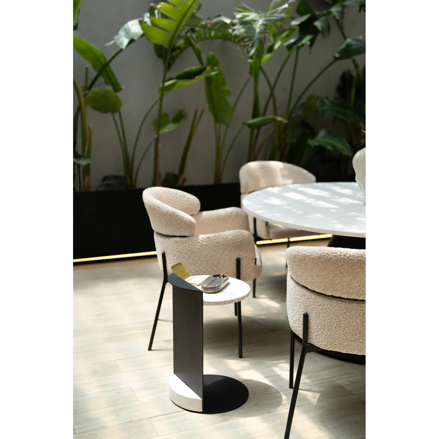 Refyned Linea Side Table - Image 6