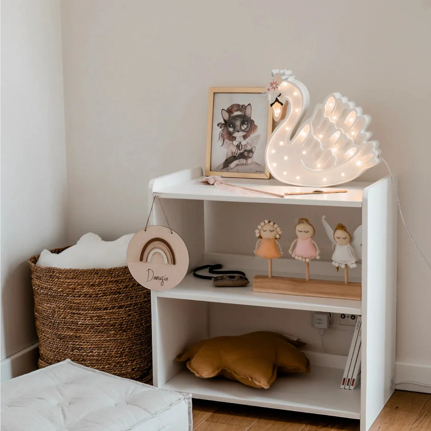 Little Lights Swan Lamp - Image 3