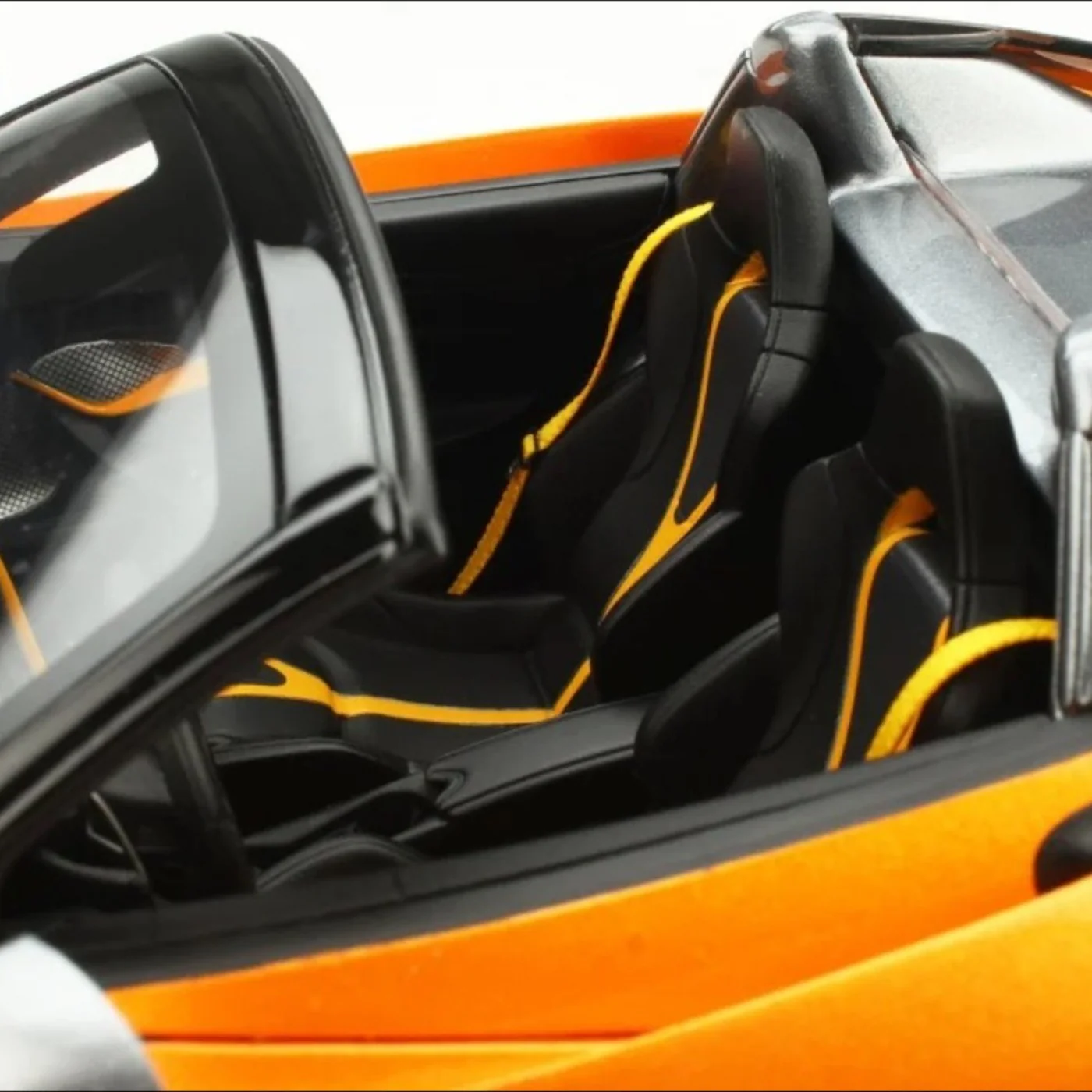 GT-Spirit McLaren 720S Orange 1:18 Scale Model Car - Image 5