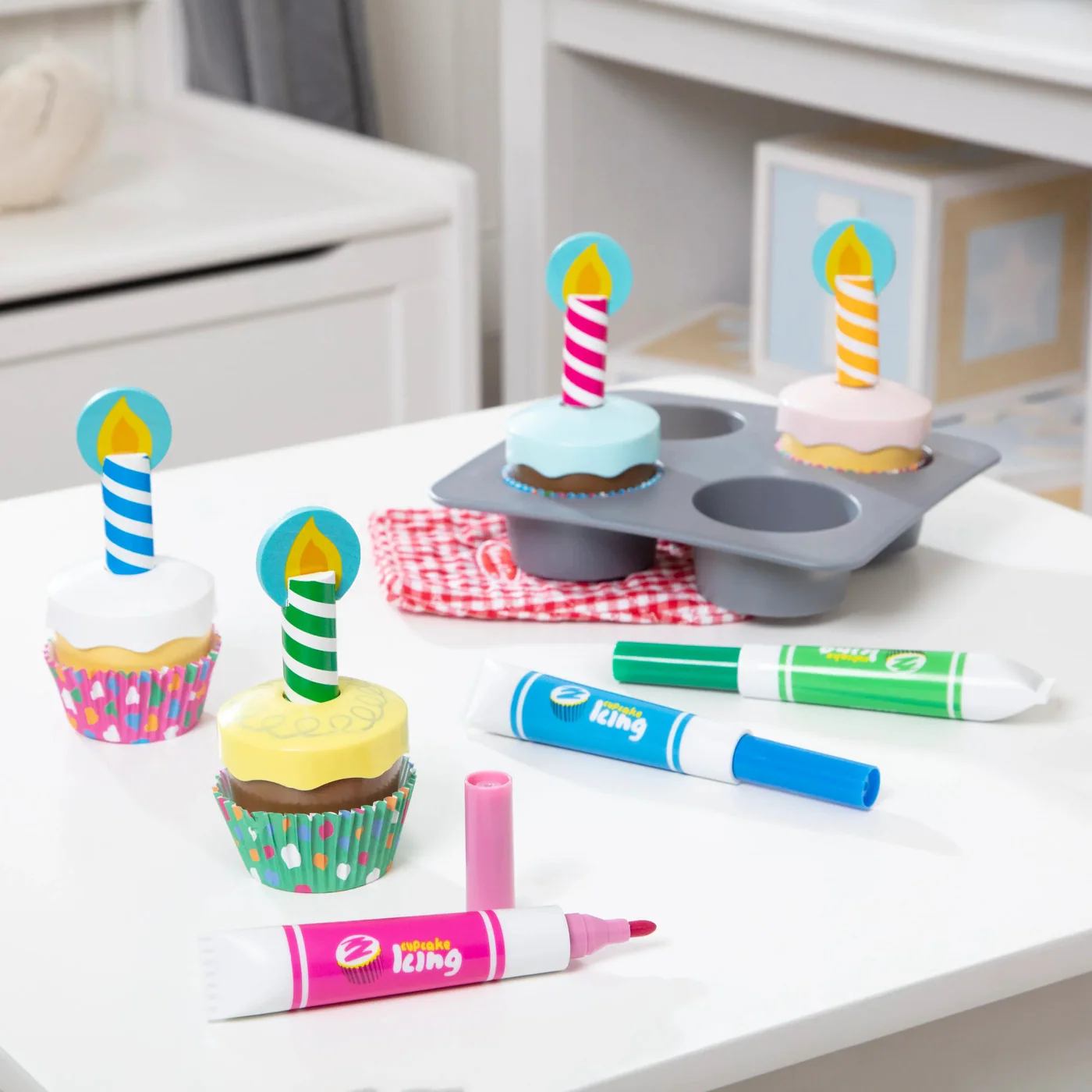 Melissa & Doug Bake & Decorate Cupcake Set Play Food - Image 7