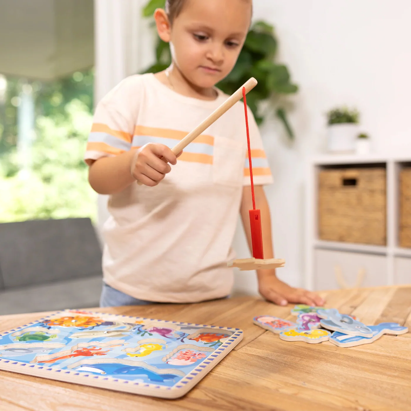 Melissa & Doug Fishing Magnetic Puzzle - Image 13