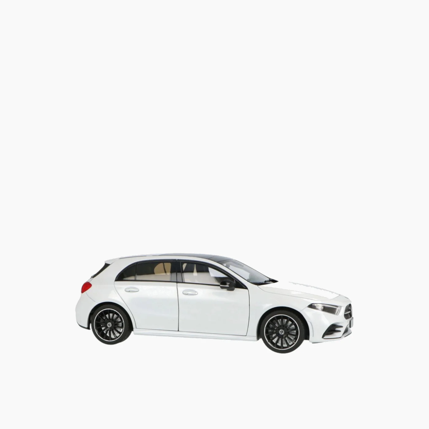 Norev Mercedes A-Class White Metallic 1:18 Scale Model Car - Image 5