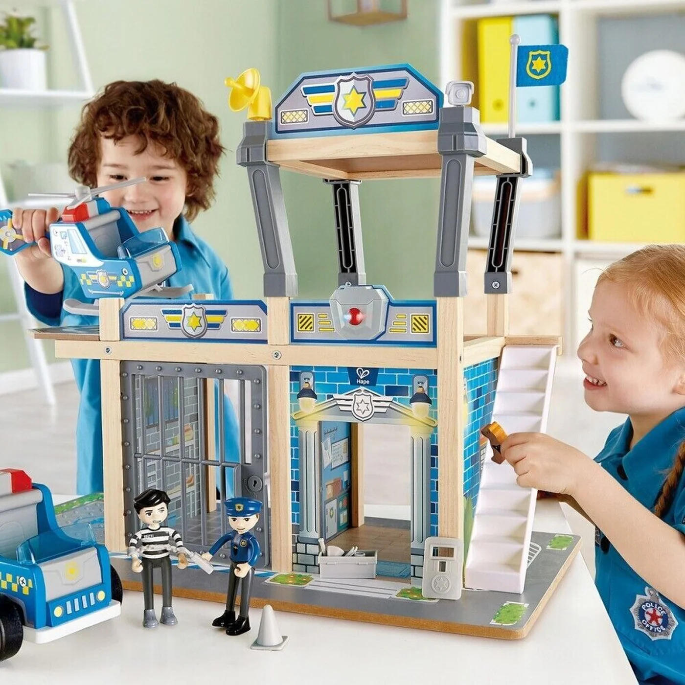 Hape Metro Police Dept Playset - Image 7