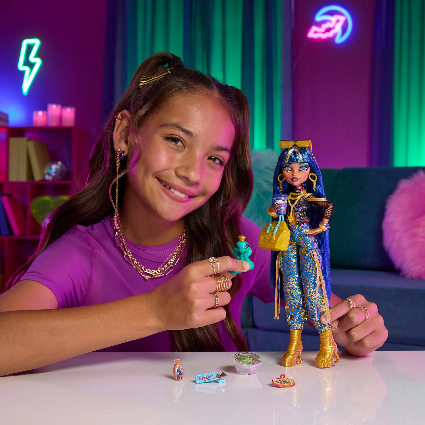 Mattel Monster High Core Cleo de Nile Doll - Image 5