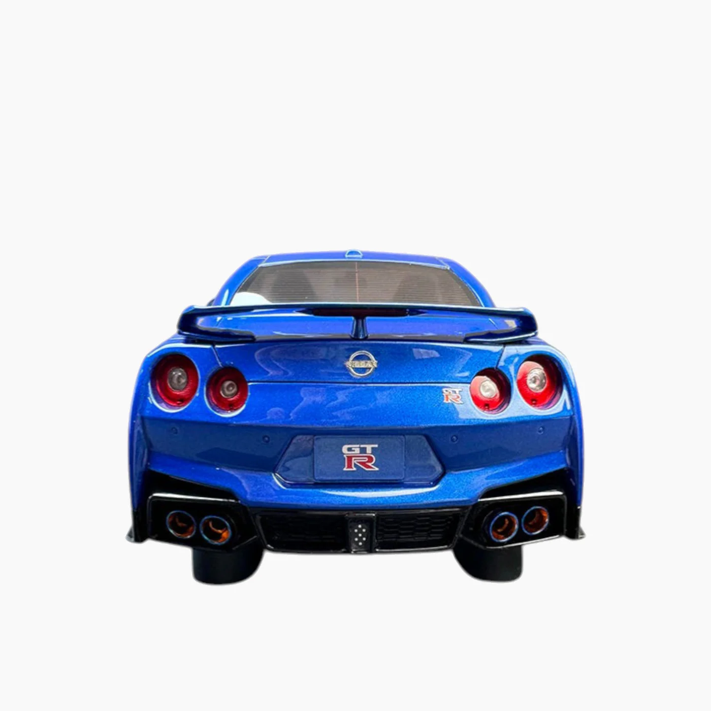 GT-Spirit Nissan GT-R R35 Bue 1:18 Scale Model Car - Image 4