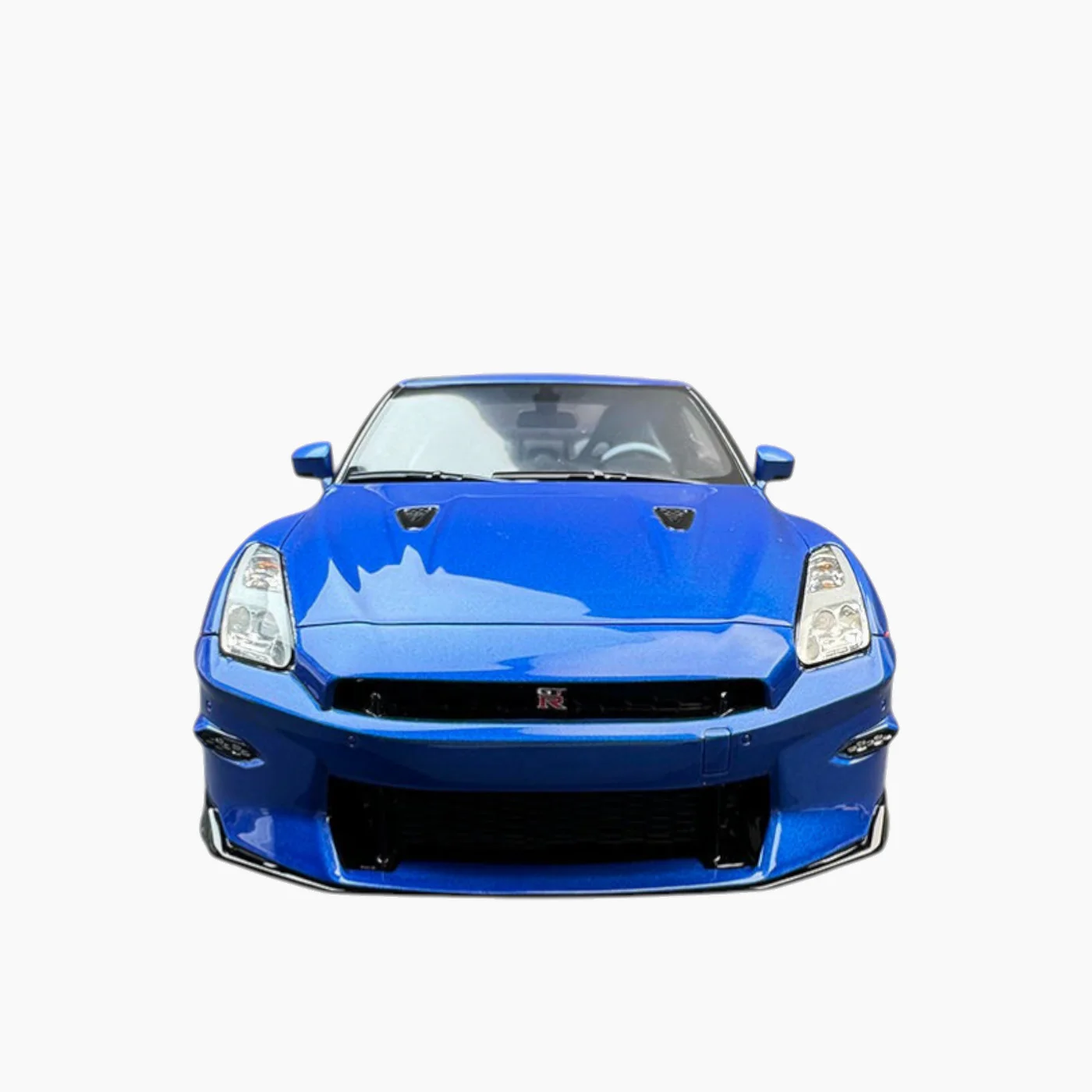 GT-Spirit Nissan GT-R R35 Bue 1:18 Scale Model Car - Image 5