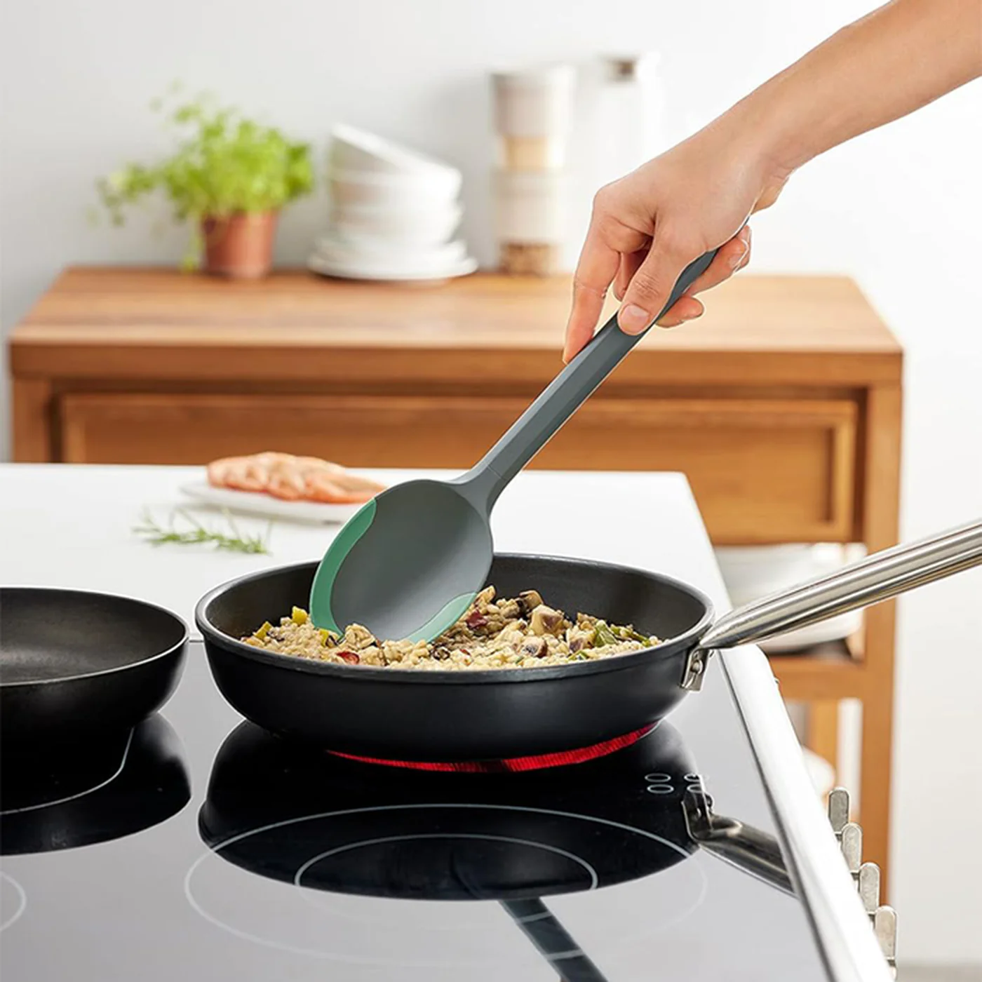 Lekue Non Scratch Cooking Utensil Set - Image 2