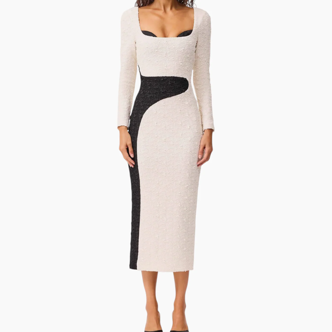 Elliatt Paloma Long Sleeve Midi Dress in Black and White - Image 3