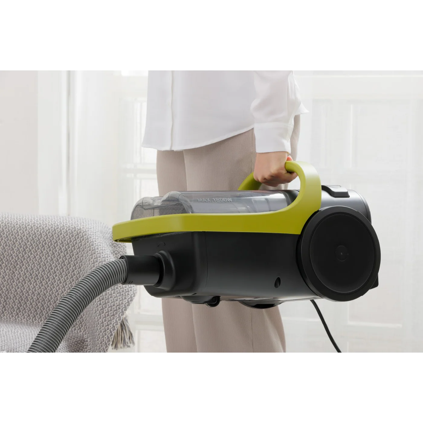 Panasonic Vacuum Cleaner 1800 W , Bagged Canister - Image 2