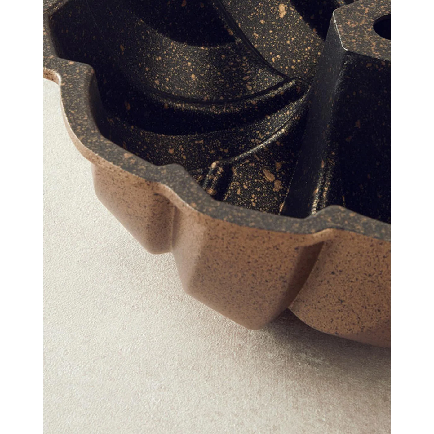 EH Living Patisserie Dream Cake Mold - Image 3