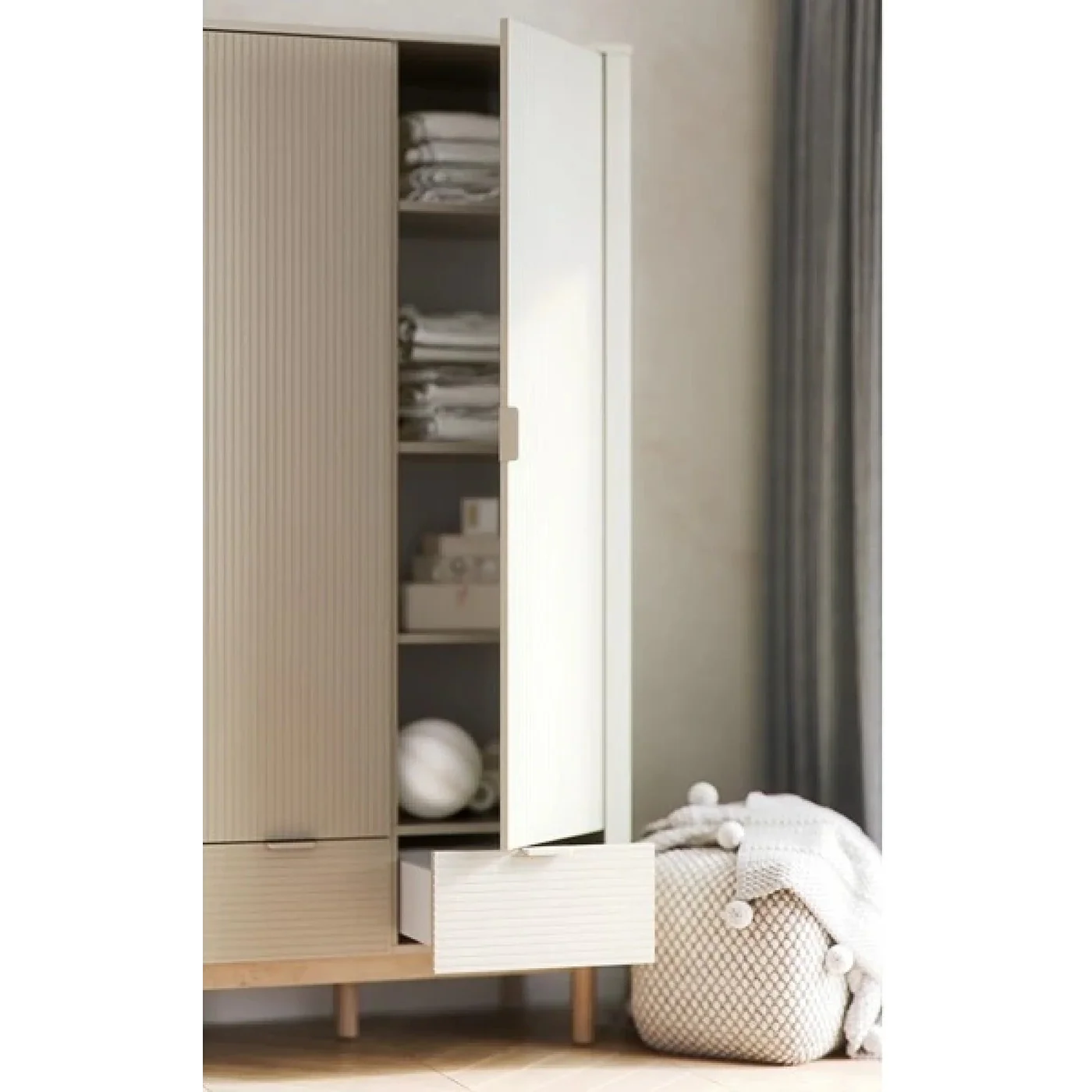 Pinio Miloo 3-Door Wardrobe - Image 5