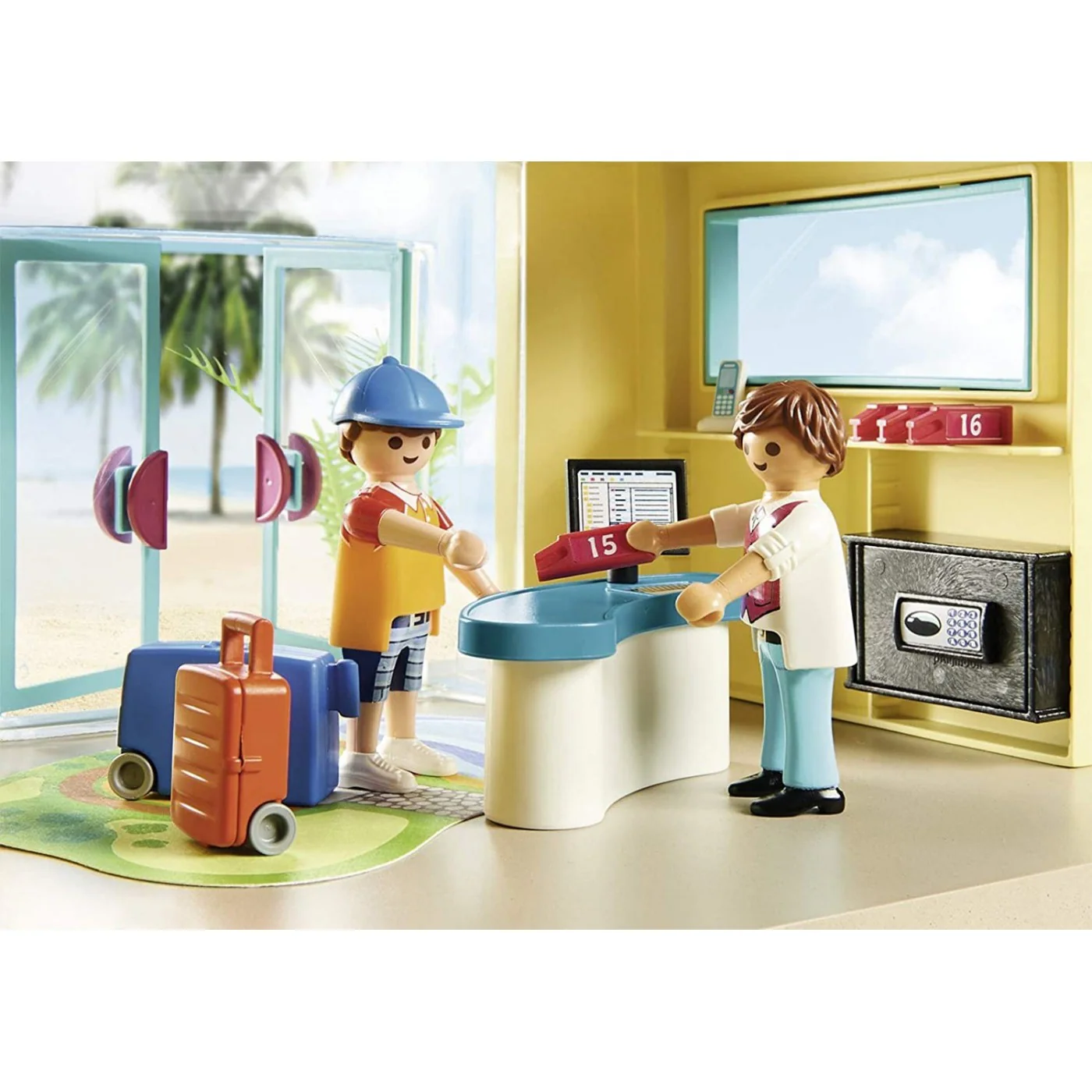 Playmobil PLAYMO Beach Hotel Toy Playset - Image 7