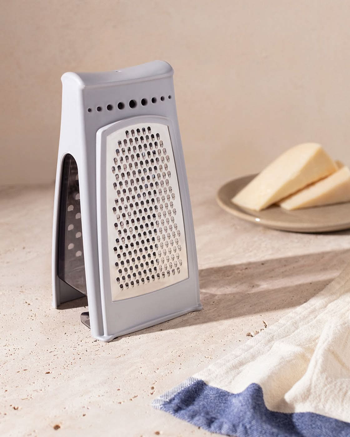 Madame Coco Quotidien Grater With Container - Image 4